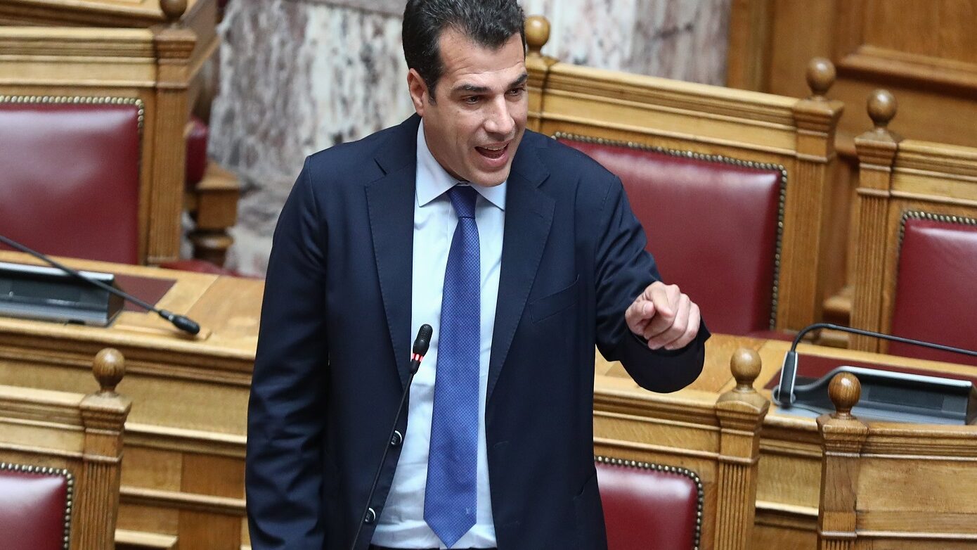 Θάνος Πλεύρης για το μεταναστευτικό: Ξεκάθαρο μήνυμα – Μείνετε εκεί, δεν σας υποδεχόμαστε