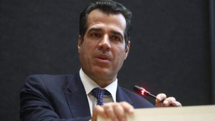Πλεύρης: Η χώρα έχει σύνορα – Δεν θα δεχτούμε καραβιές στο όνομα ψευδοανθρωπισμού