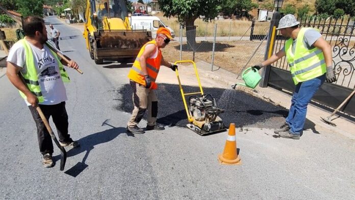 Προχωρούν οι ασφαλτοστρώσεις και καθαρισμοί στον Δήμο Πολυγύρου