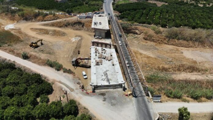 Ο Περιφερειάρχης Πελοποννήσου στη σύγχρονη γέφυρα του Ευρώτα
