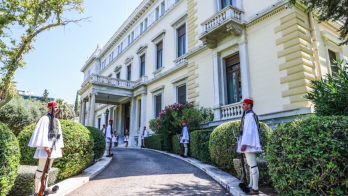 Σε κλίμα έντασης η φετινή δεξίωση για την αποκατάσταση της Δημοκρατίας: Ποιοι δεν θα παρευρεθούν στο Προεδρικό Μέγαρο