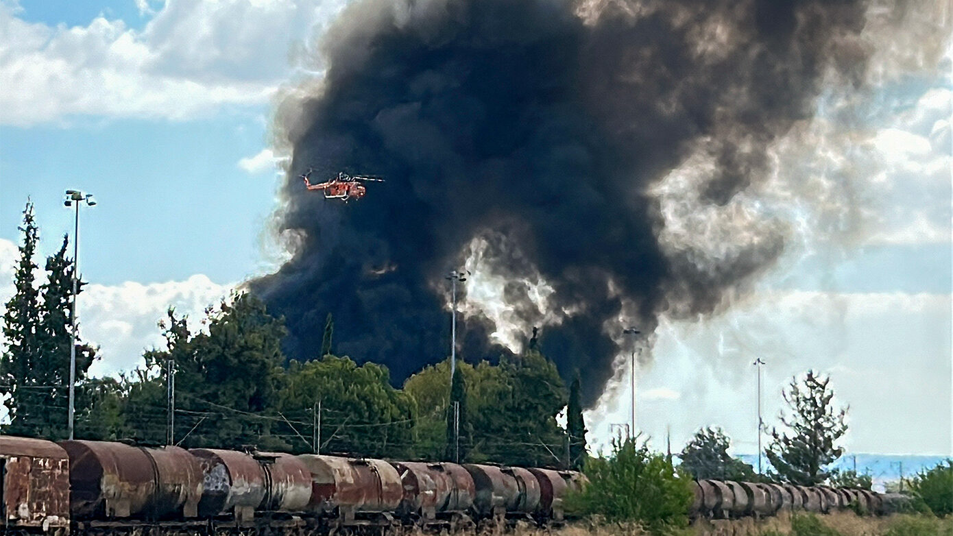 Κατασβέστηκε η πυρκαγιά που εκδηλώθηκε την Παρασκευή στη Σίνδο