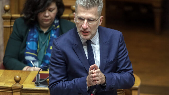Σκέρτσος: Απαράδεκτο για δημοκρατικό κόμμα να αποκαλεί τους αντιπάλους «κλέφτες» και «λαθρέμπορους»