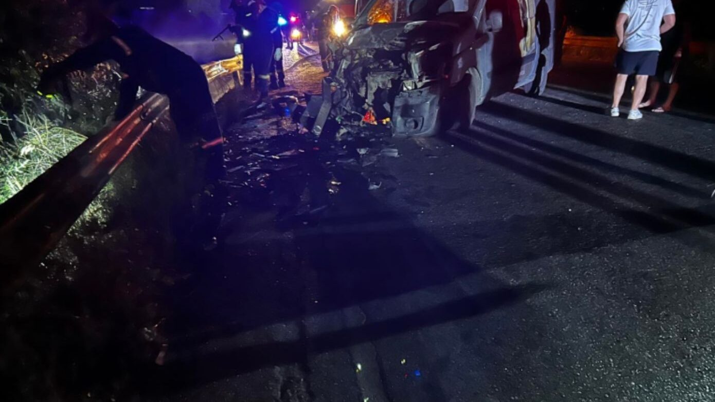 Τραγωδία στο Αγρίνιο: Απανθρακώθηκε 21χρονος οδηγός σε φρικτό τροχαίο – Σώθηκε η συνοδηγός