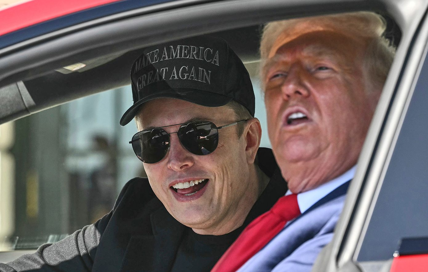 Στο «κενό» η μετοχή της Tesla μετά την έντονη «αντιπαράθεση» του Μασκ με τον Τραμπ