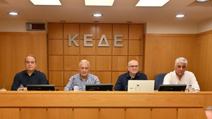 ΚΕΔΕ για μεταναστευτικό: «Δεν ανεχόμαστε αποφάσεις χωρίς εμάς»