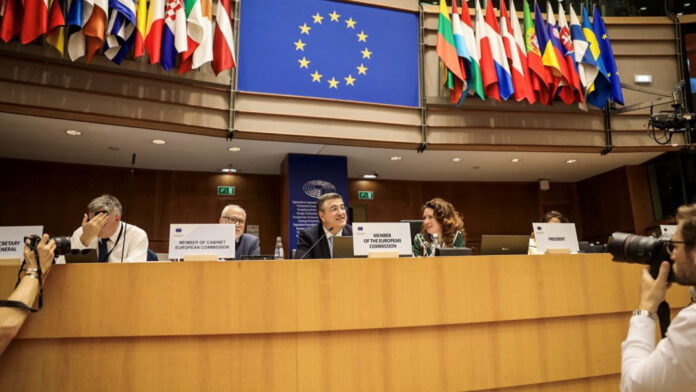 Έκκληση Τζιτζικώστα σε Περιφέρειες και Δήμους για το μέλλον του τουρισμού