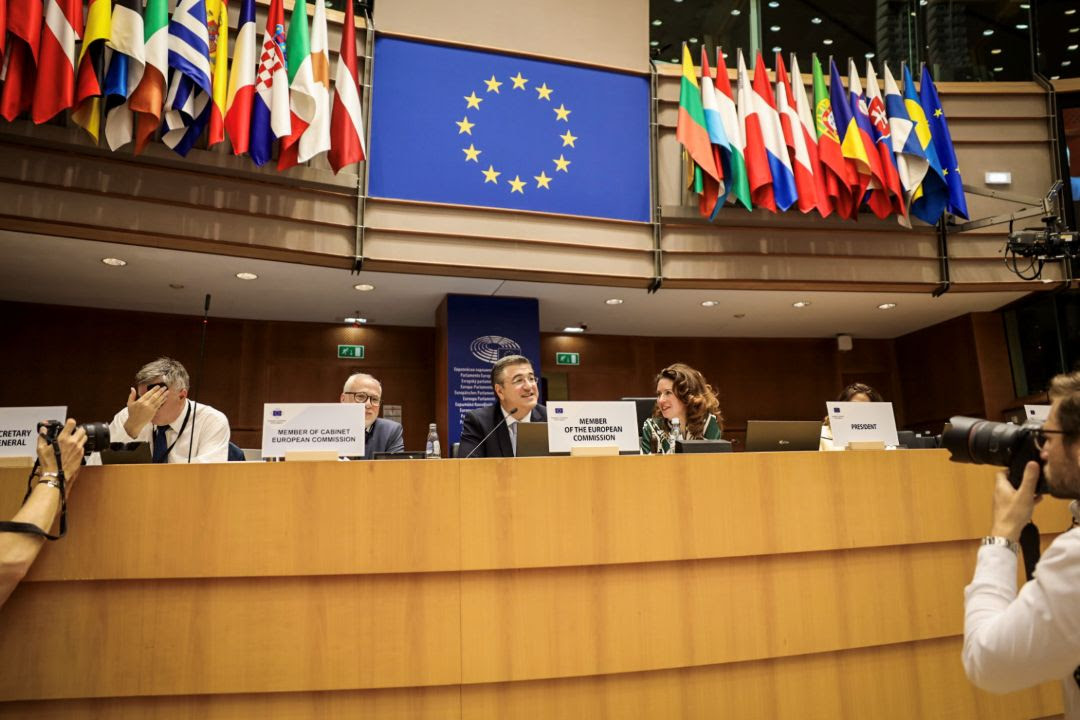 Έκκληση Τζιτζικώστα σε Περιφέρειες και Δήμους για το μέλλον του τουρισμού