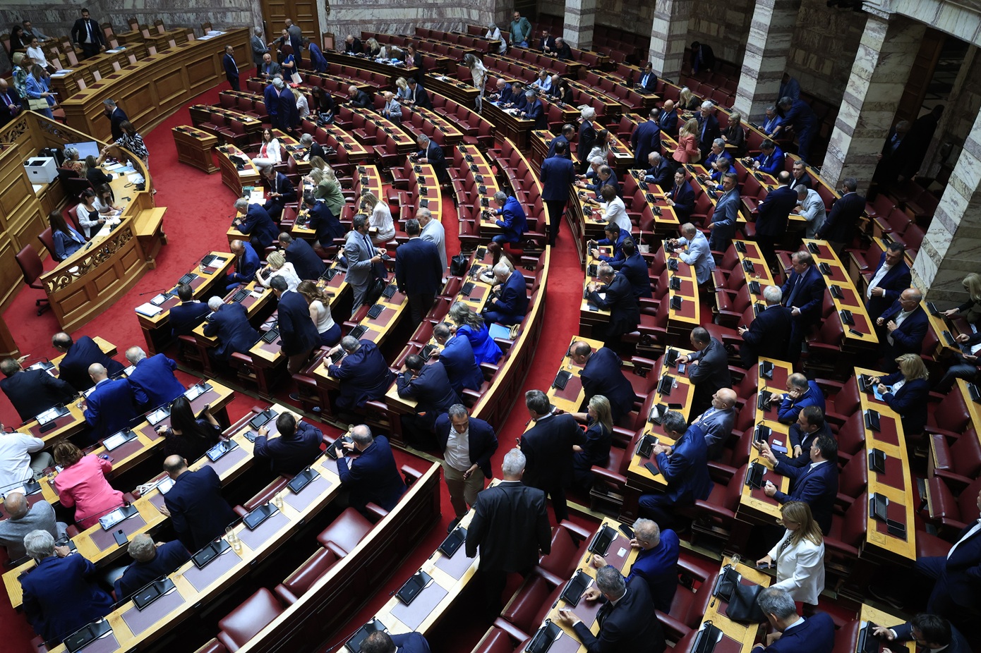 Βουλή: Απορρίφθηκε το αίτημα άρσης ασυλίας 14 βουλευτών της Ν.Δ. για «εσχάτη προδοσία»