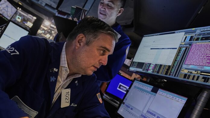 Ανάμεικτες κινήσεις στη Wall Street – Νέο ρεκόρ για έκτη συνεχόμενη συνεδρίαση ο S&P 500