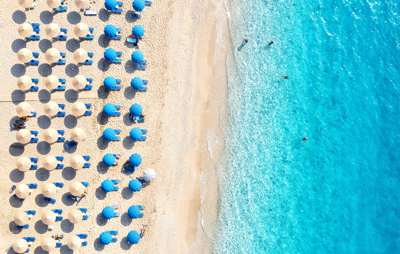 Απώλεια της «Γαλάζιας Σημαίας» για δώδεκα ελληνικές παραλίες – Ποιες είναι και γιατί χάνουν την αναγνώριση