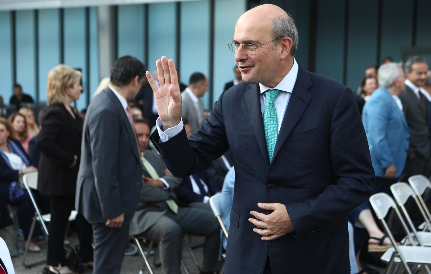 Χατζηδάκης: Μείωση φόρων, πόλεμος με το βαθύ κράτος, αξιολόγηση, σχέδιο για τη λειψυδρία, κοινωνική πολιτική τα κρίσιμα ορόσημα