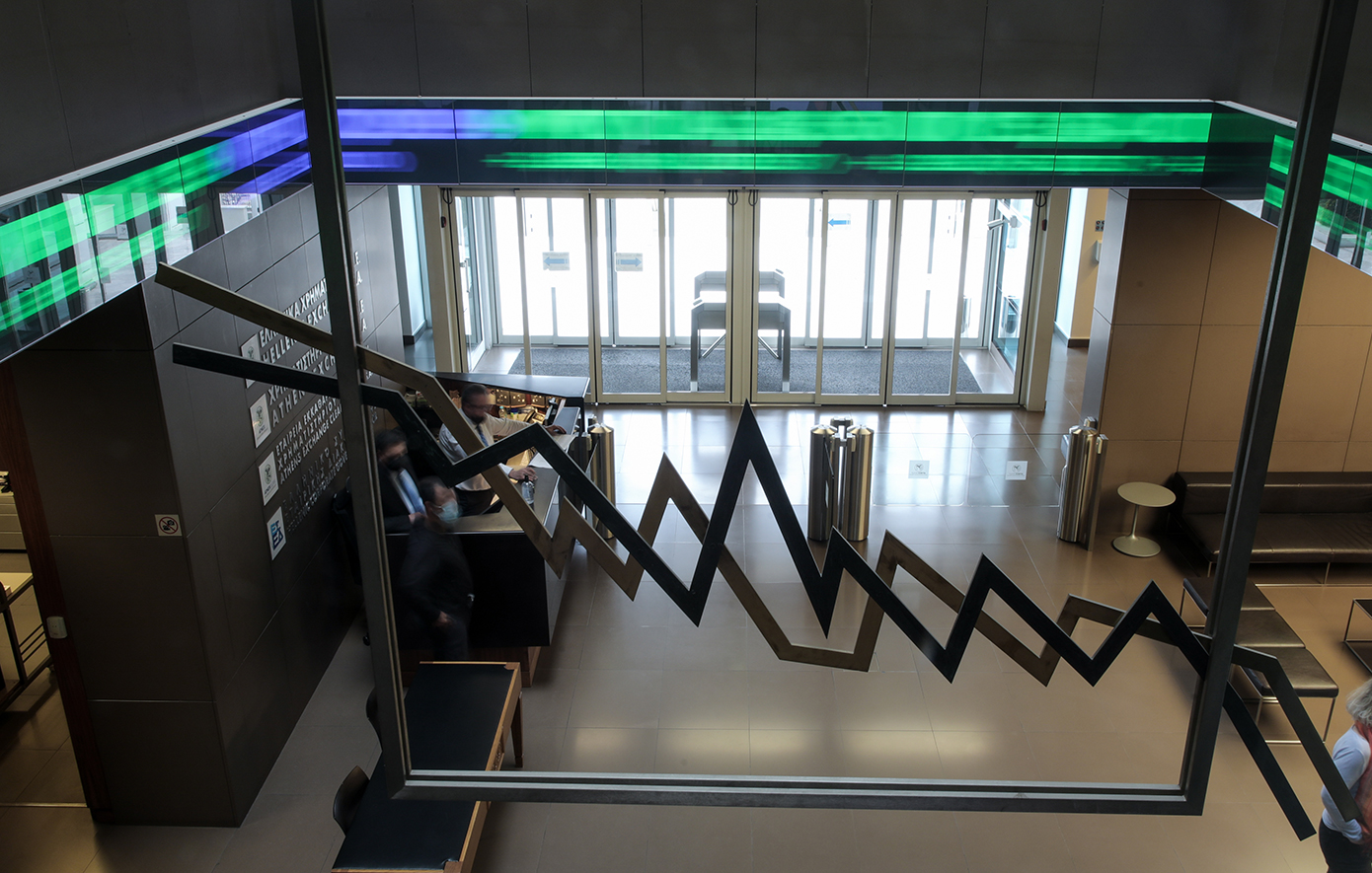 Ξεκίνημα με έντονες διακυμάνσεις στο Χρηματιστήριο