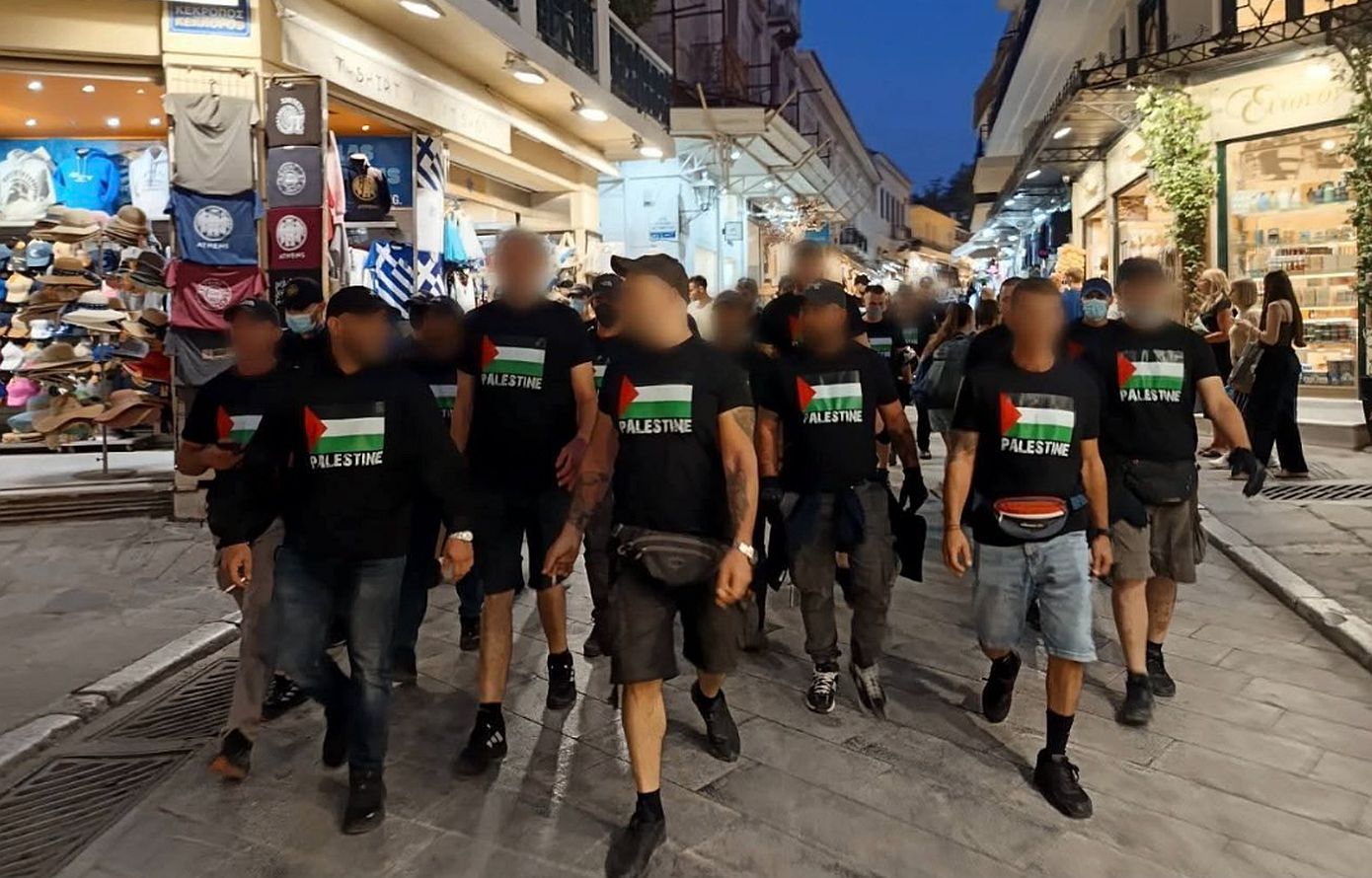 Μέλη του Ρουβίκωνα με μαύρες μπλούζες με τη σημαία της Παλαιστίνης στην Αθήνα – Η Εισαγγελία διέταξε προκαταρκτική έρευνα