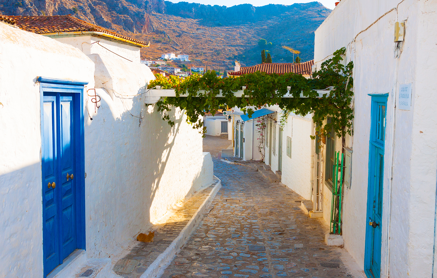 Πιο αυστηροί οι έλεγχοι οχημάτων στην Ύδρα: Οι πολίτες υποβάλλουν καταγγελίες και αιτήσεις στο gov.gr