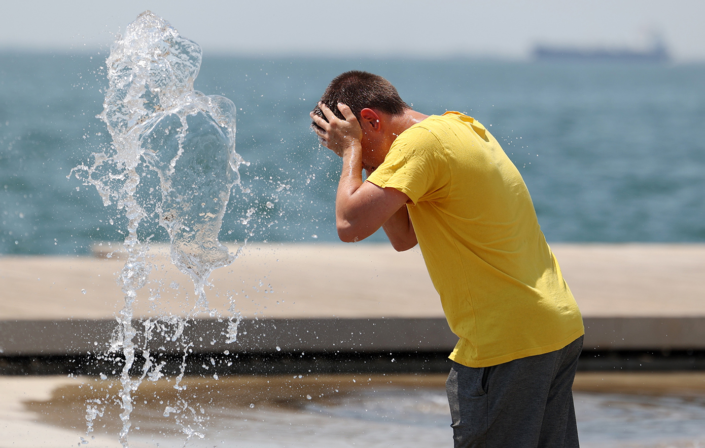 Ο κρατικός μηχανισμός σε ετοιμότητα λόγω καύσωνα: Έκτακτα μέτρα, επιφυλακή Πολιτικής Προστασίας, Στρατού, ΑΔΜΗΕ και ΕΜΥ