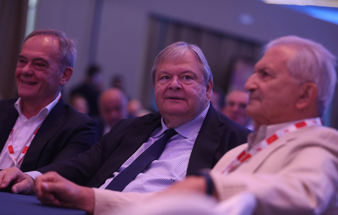 Ο Ευάγγελος Βενιζέλος ζήτησε την αναθεώρηση της αιτιολογικής σκέψης της κυβέρνησης στην τροπολογία για το μεταναστευτικό ζήτημα