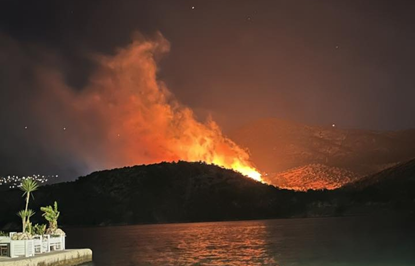 Εκτεταμένη πυρκαγιά στην Κεφαλλονιά – Ενεργοποιήθηκε το 112 για εκκένωση
