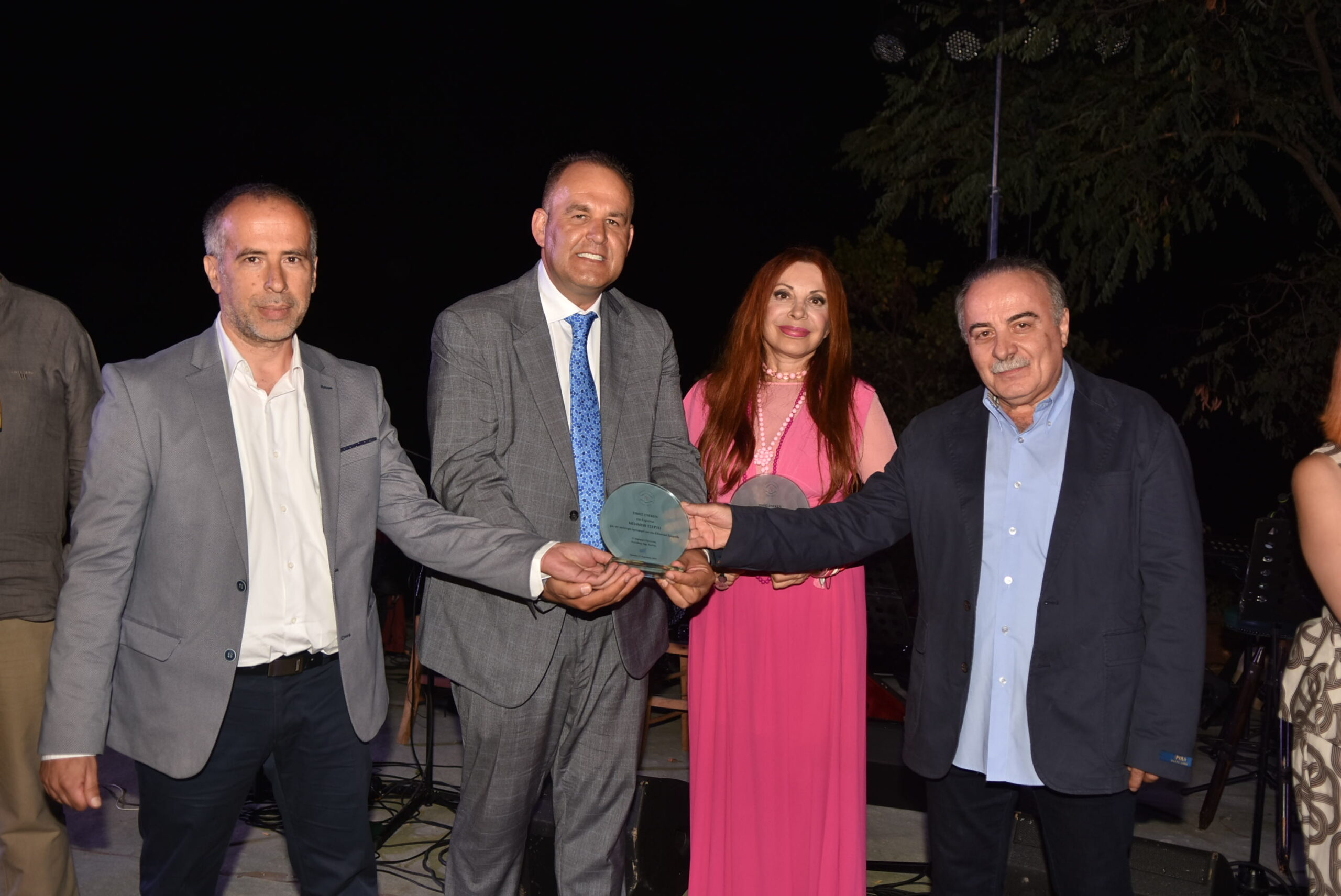 Μεγάλη προσέλευση στα εγκαίνια του Ανοιχτού Θεάτρου Τροπαίων «Κουκούλας»