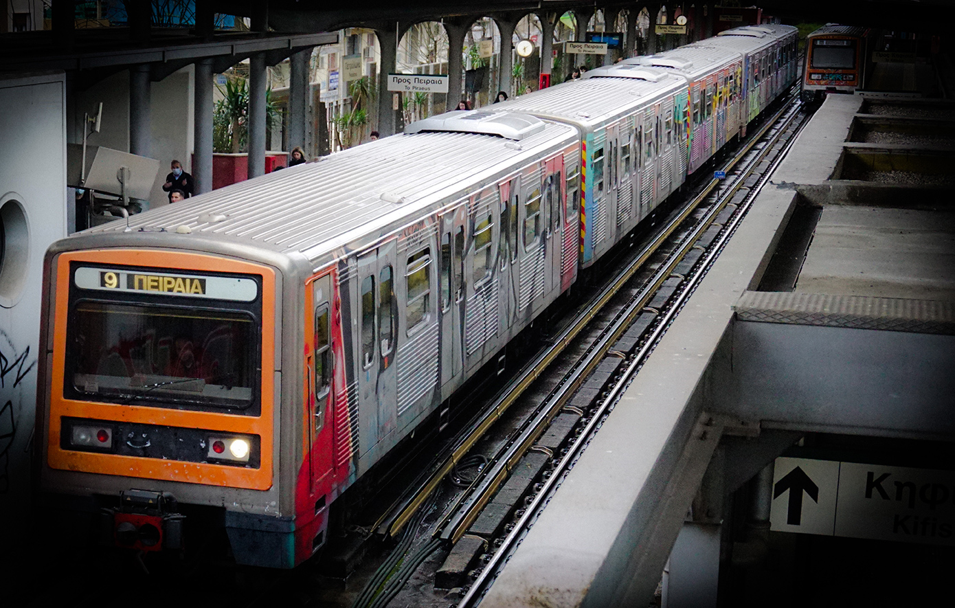 Άνθρωπος έπεσε στις γραμμές στο σταθμό Ηρακλείου του ΗΣΑΠ