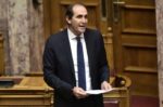 Ο Απόστολος Βεσυρόπουλος υπέστη καρδιακή ανακοπή – Αγώνας των γιατρών να τον σώσουν