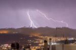 Δύσκολη βραδιά για τη Δυτική Ελλάδα – Καταγράφηκαν 20.000 κεραυνοί σε μία νύχτα – Διακοπές ρεύματος στα Ιωάννινα