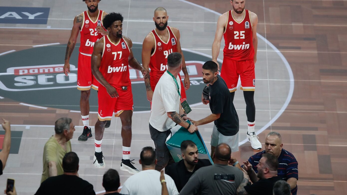 Αποκαλύφθηκε η υπόθεση απειλών κατά διαιτητών στους τελικούς μπάσκετ – Οκτώ οπαδοί κατηγορούνται