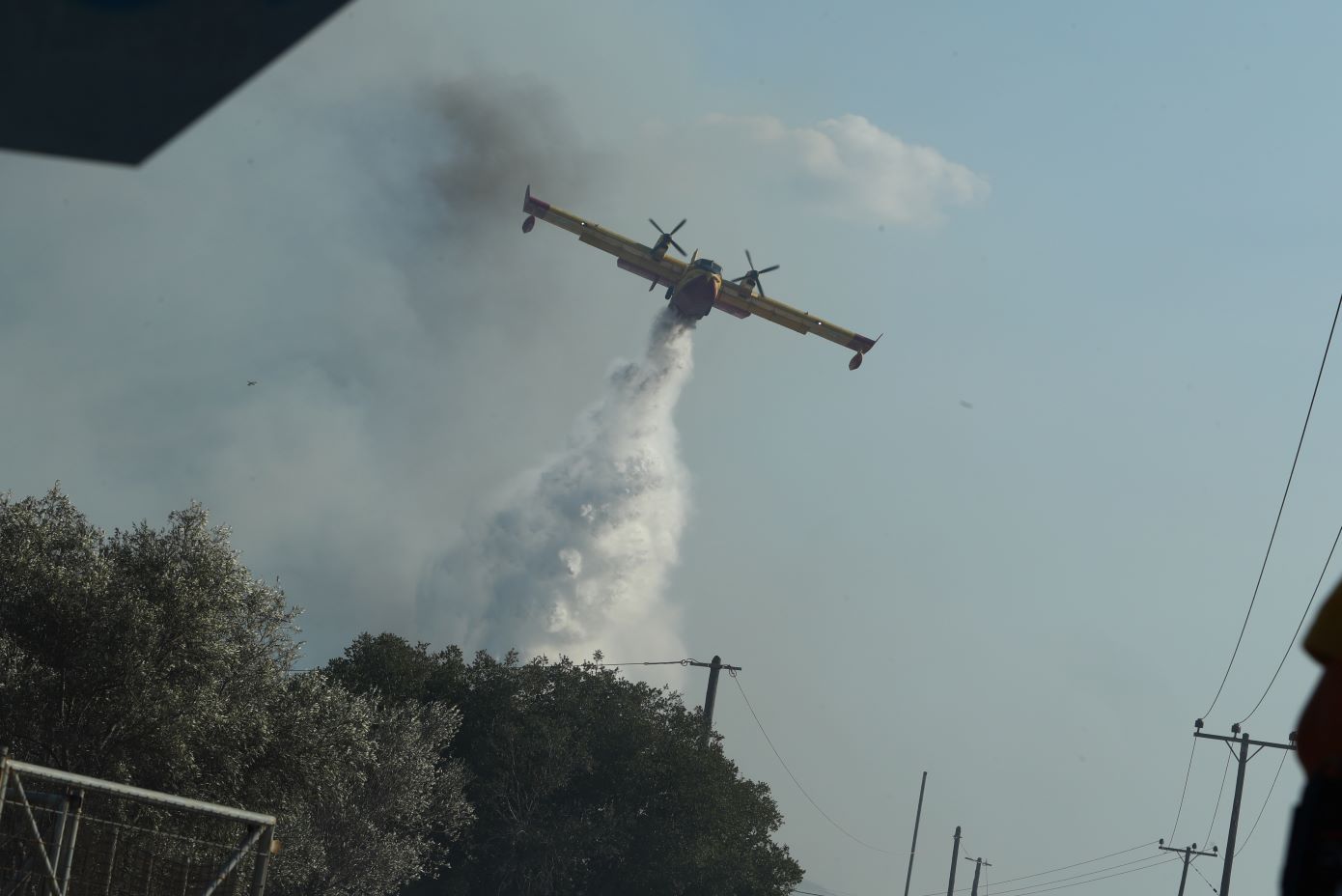 Καλύτερη κατάσταση στις πυρκαγιές Κερατέας και Ηλείας – Σε ετοιμότητα η Πυροσβεστική λόγω αναμενόμενης αύξησης ανέμων