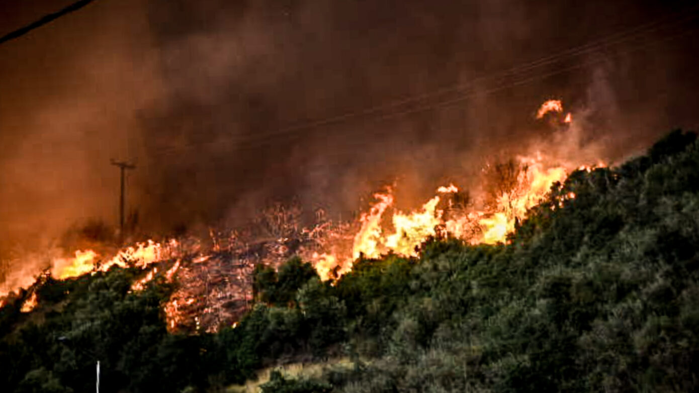 Εφιαλτική βραδιά στην Αχαΐα: Νέα φωτιά στα Συχαινά Πάτρας