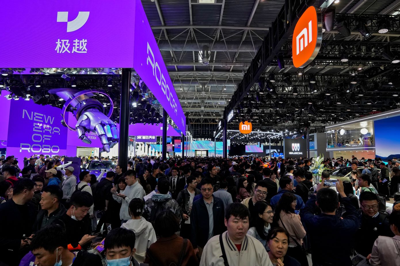 Πώς οι δασμοί δεν επηρεάζουν την Κίνα: Το εσωτερικό μοντέλο ανάπτυξης και η στρατηγική επέκτασης πέρα από τις εξαγωγές