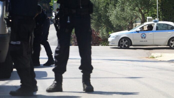 Αστυνομική επιχείρηση της ΕΛΑΣ σε πλήρη εξέλιξη στη Δυτική Αττική – 3 συλλήψεις και κατασχέσεις ναρκωτικών