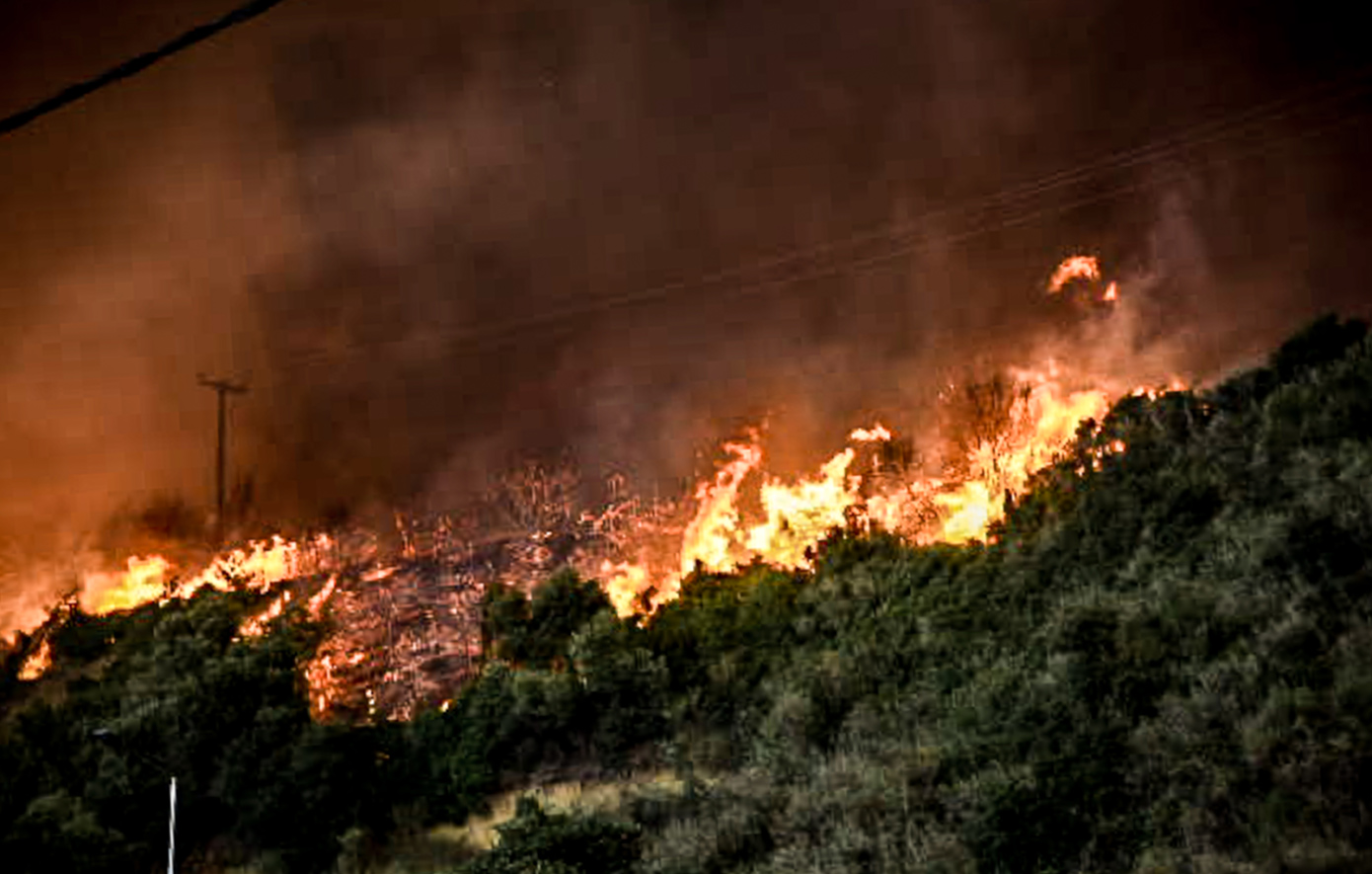 Βαθρακογιάννης: Σε πλήρη δράση τα πύρινα μέτωπα σε Κάτω Αχαΐα και ΒΙΠΕ Πατρών – 33 εναέρια μέσα επιχειρούν πανελλαδικά