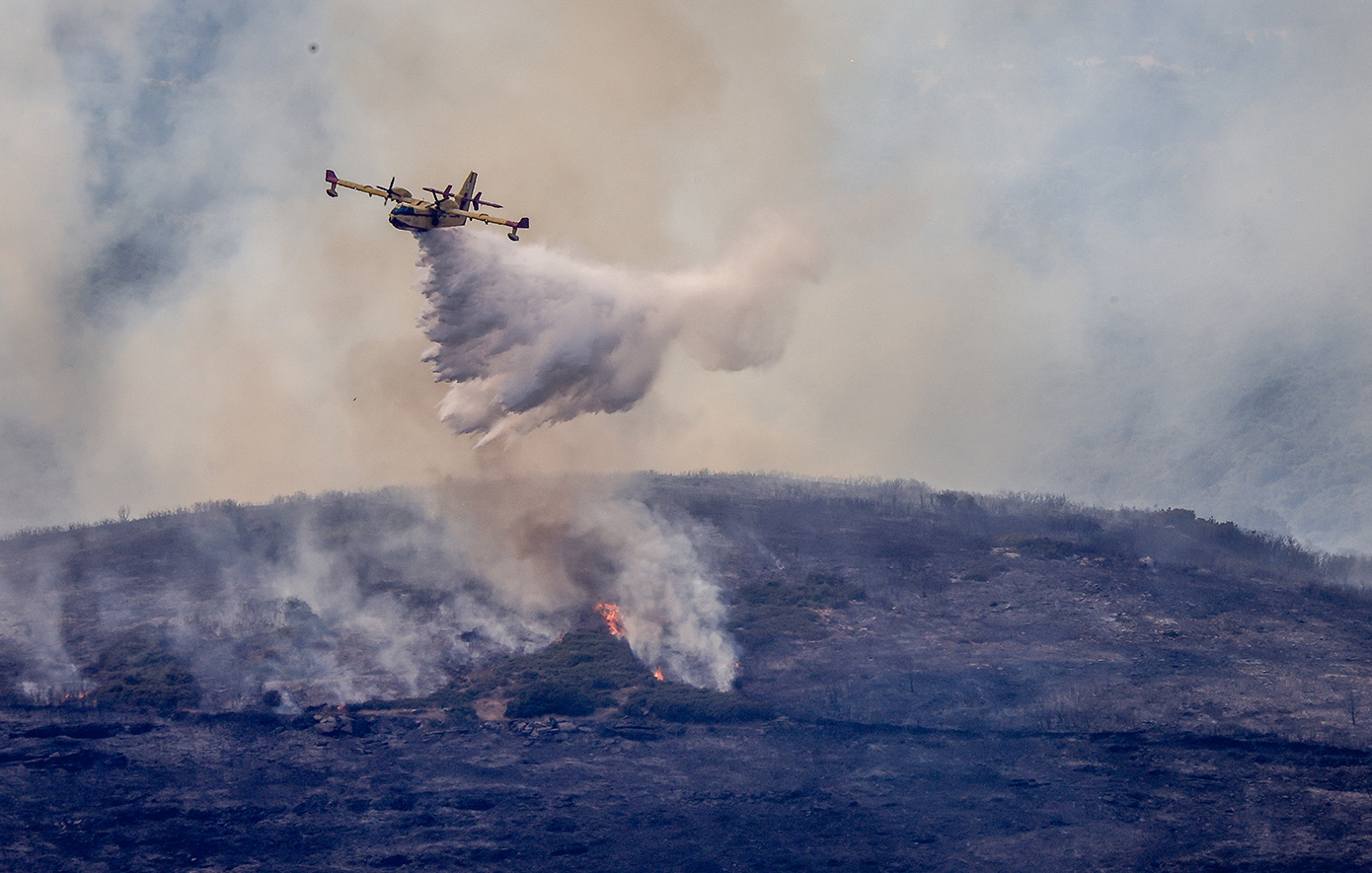 Πώς το φαινόμενο «Hot Dry Windy» ενισχύει τον κίνδυνο πυρκαγιάς – Πότε προβλέπεται ύφεση των ανέμων