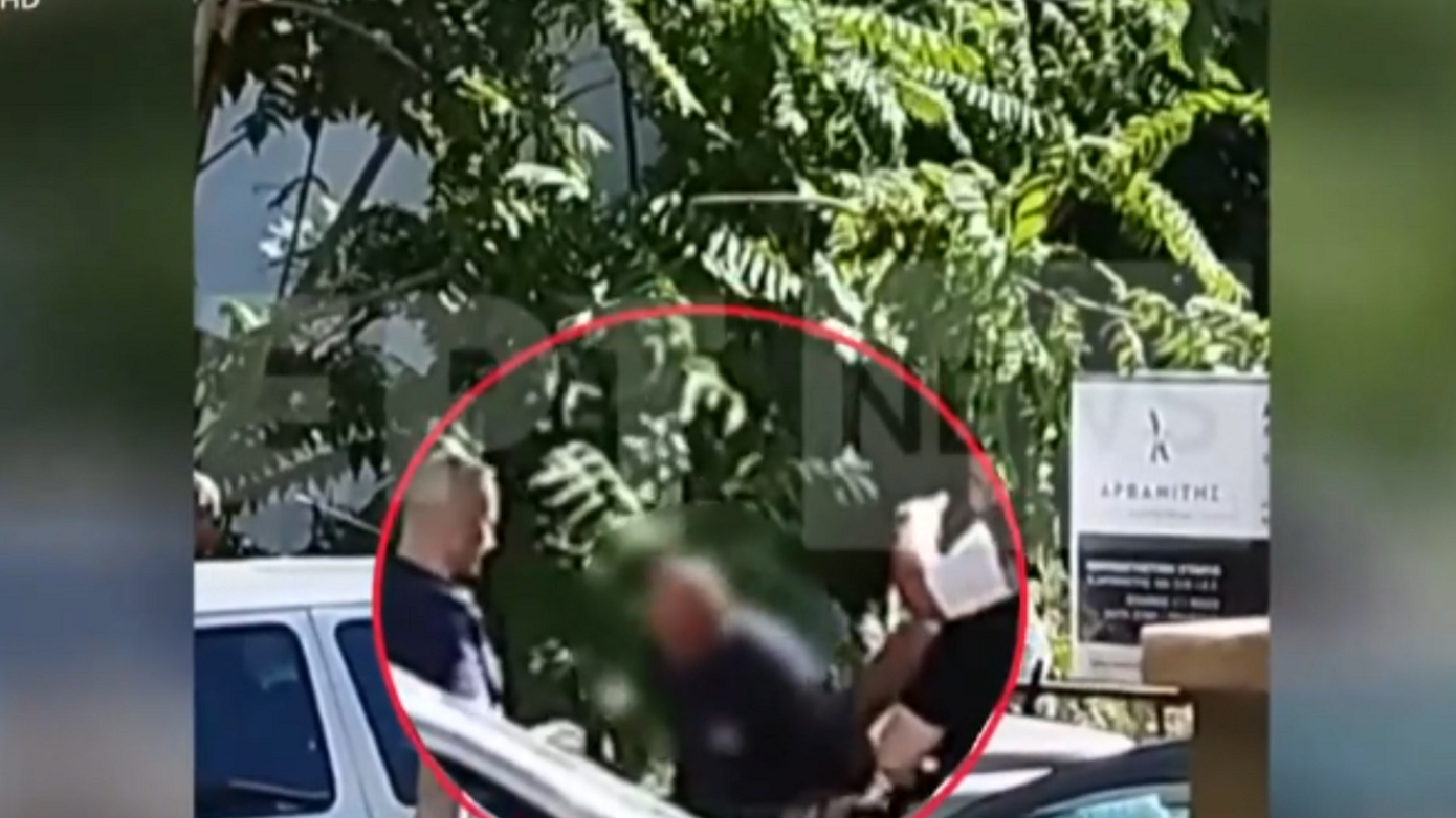 Γυναικοκτονία στο Βόλο: Βίντεο από τη σύλληψη του 40χρονου – «Δεν μετανιώνω, το άξιζε»