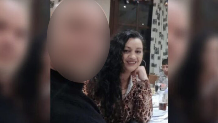 Γυναικοκτονία στον Βόλο: «Είδα τον πατέρα να μαχαιρώνει τη μητέρα», ψέλλισε ο γιος στους αστυνομικούς