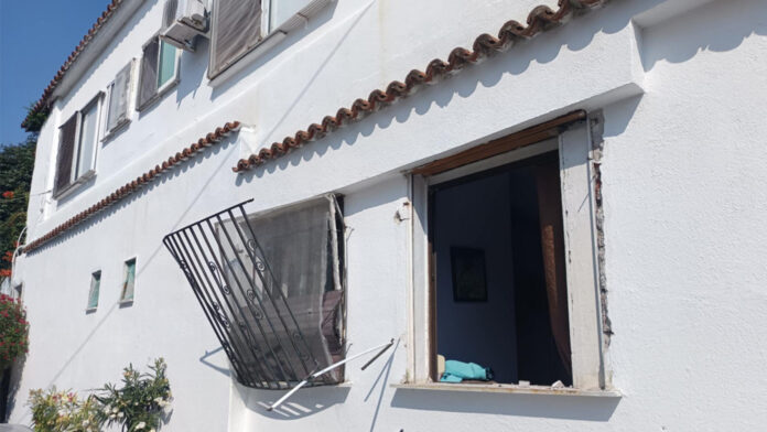 Εκρηκτική ανάφλεξη φιάλης υγραερίου σε ενοικιαζόμενα δωμάτια στην Ασπροβάλτα – Πέντε τραυματίες, ένας σε κρίσιμη κατάσταση