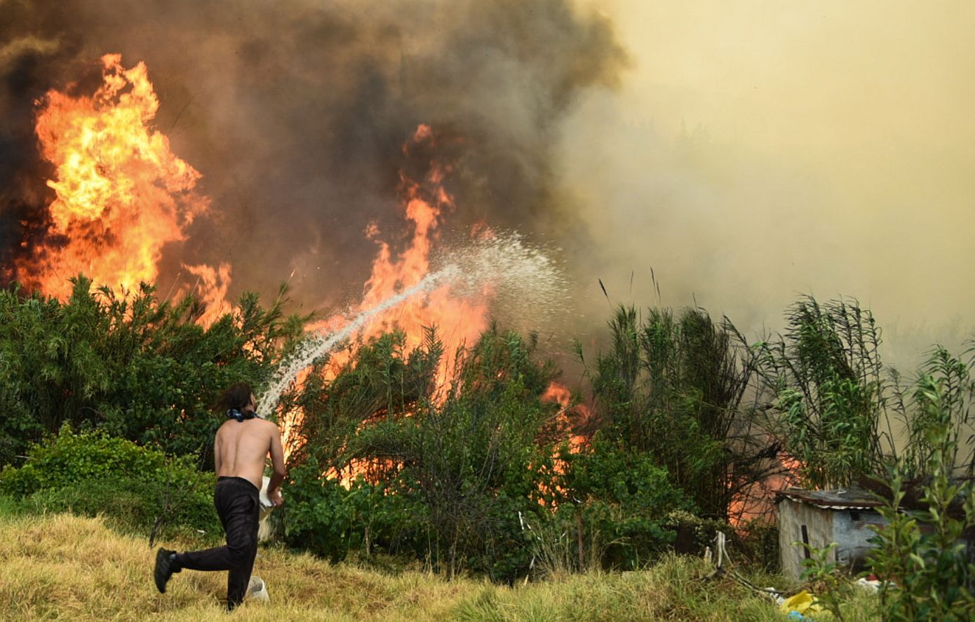 Πυρκαγιές στην Ελλάδα: Περίπου 100.000 στρέμματα έχουν καταστραφεί από τις φλόγες – Δείτε εικόνες και χάρτες