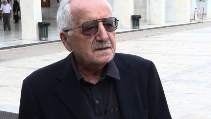 Θλίψη για τον πρώην υπουργό του ΠΑΣΟΚ Κώστα Γείτονα – Έφυγε από τη ζωή η σύζυγός του, Σταυρούλα Γείτονα-Δεληγιάννη