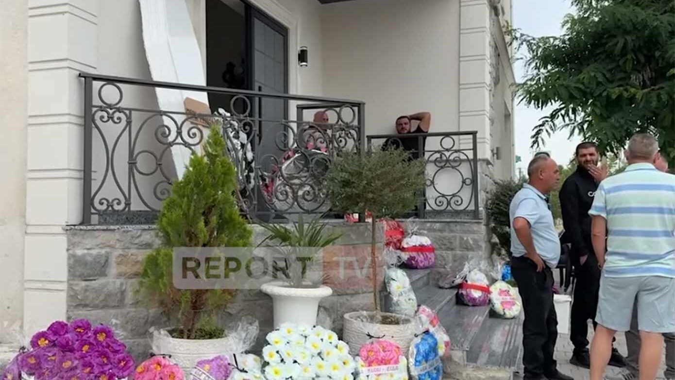 Στην Κορυτσά κηδεύτηκε η 36χρονη Μαριόλα που σκοτώθηκε από τον άντρα της στον Βόλο – Τα παιδιά της δεν κατάφεραν να παραστούν