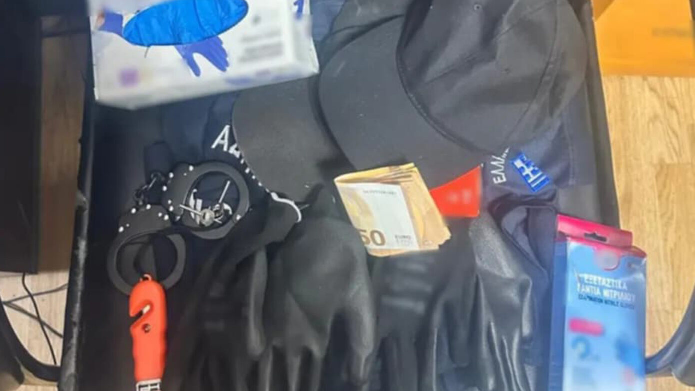 Σύλληψη 24χρονου στη Βούλα: Κατασκόπευε επιχειρηματία για ληστεία – Φορούσε αστυνομικές μπλούζες
