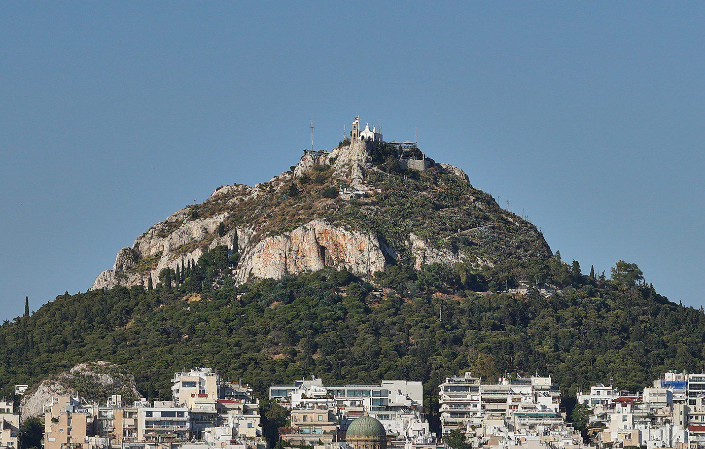 Ο Λυκαβηττός κλείνει από τα μεσάνυχτα – Ο δήμος Αθηναίων σε αυξημένη ετοιμότητα