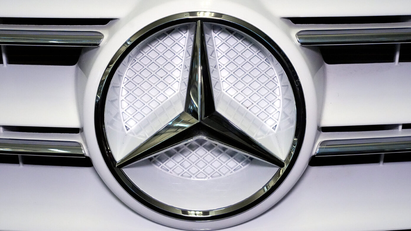Η Mercedes διαπραγματεύεται με τη BMW για ενσωμάτωση κινητήρων σε επόμενα βενζινοκίνητα μοντέλα