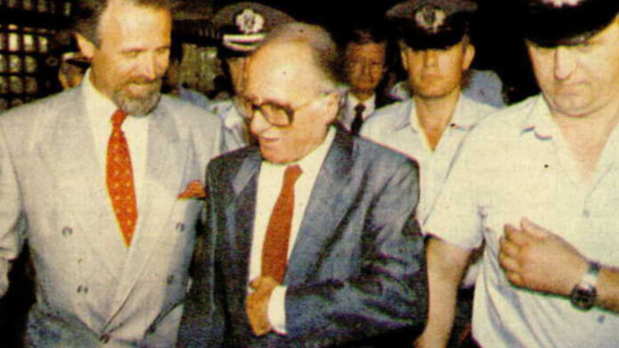 Σαν σήμερα 11 Αυγούστου: Το σκάνδαλο του «γιουγκοσλαβικού καλαμποκιού» – «Όταν εμείς δημιουργούσαμε Παρθενώνες…»