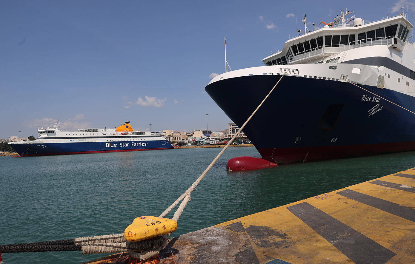 Καπετάνιος πλοίου: Τεράστια η ευθύνη με χιλιάδες επιβάτες – Οι δυσκολίες στα λιμάνια