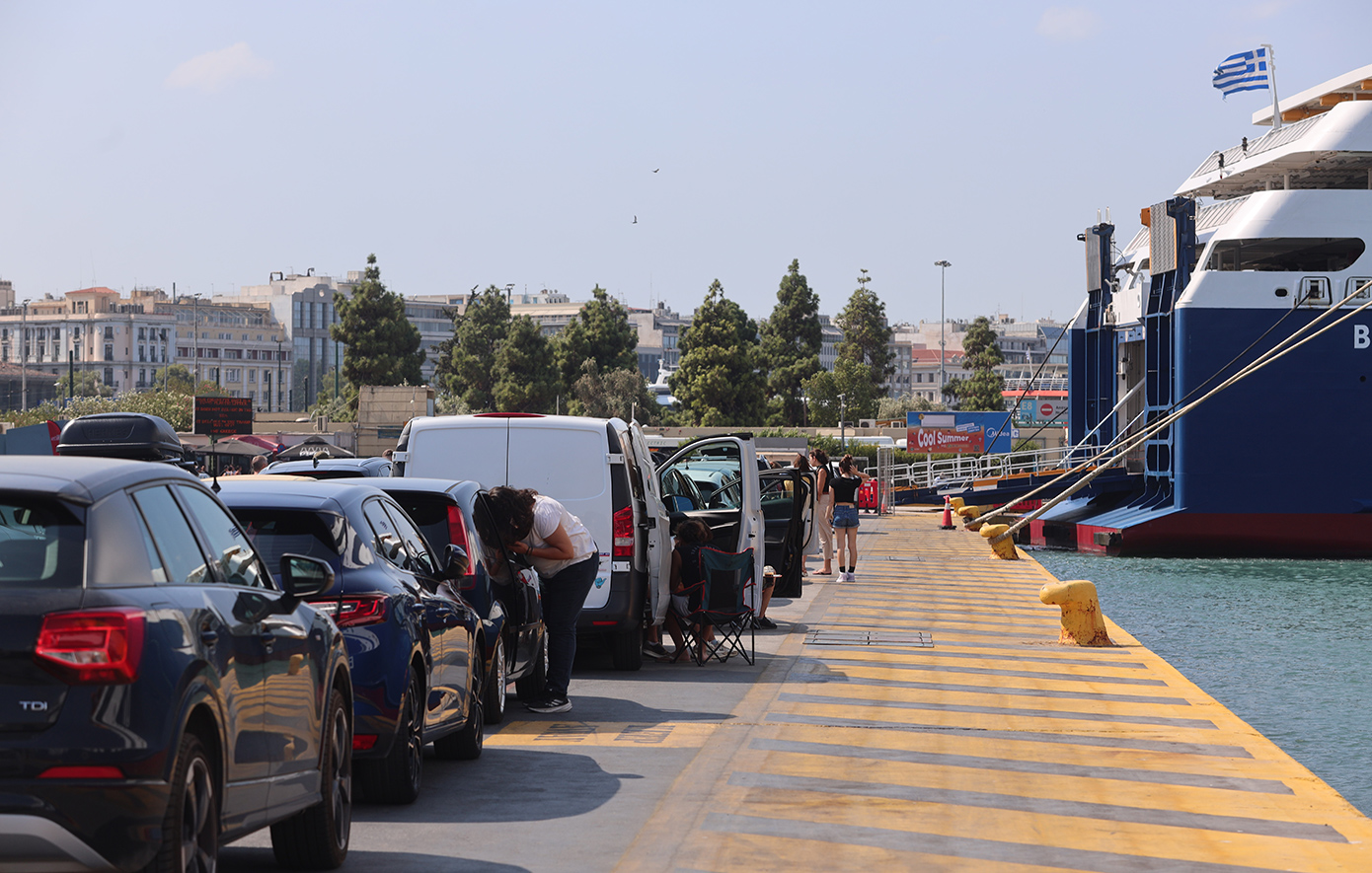 «Ξεκινούν» τα πλοία: Επανέρχονται σταδιακά τα δρομολόγια μετά το απαγορευτικό