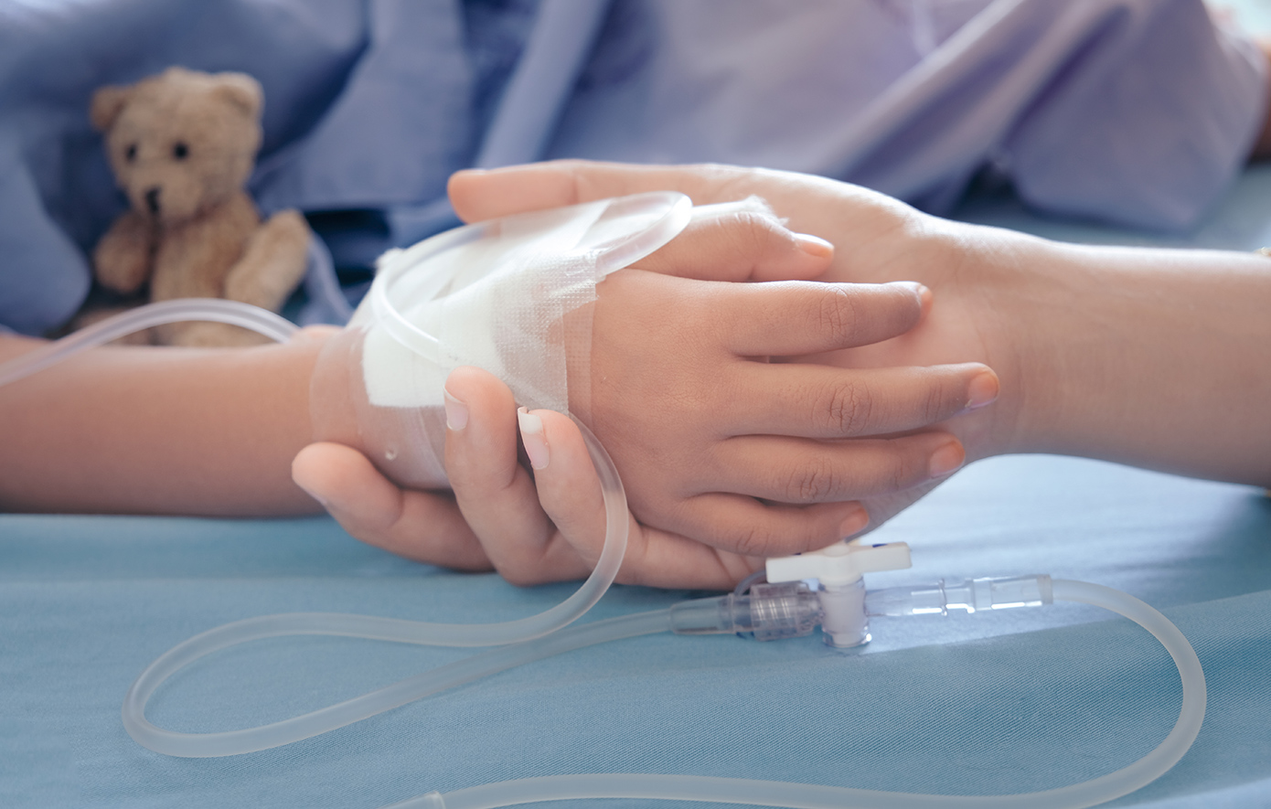 Συγκλονίζει ο πατέρας του 15χρονου Δημήτρη: Ευγνωμονώ το αγγελούδι που χάρισε ζωή στο παιδί μου – Μιλά και τρώει μετά τη μεταμόσχευση