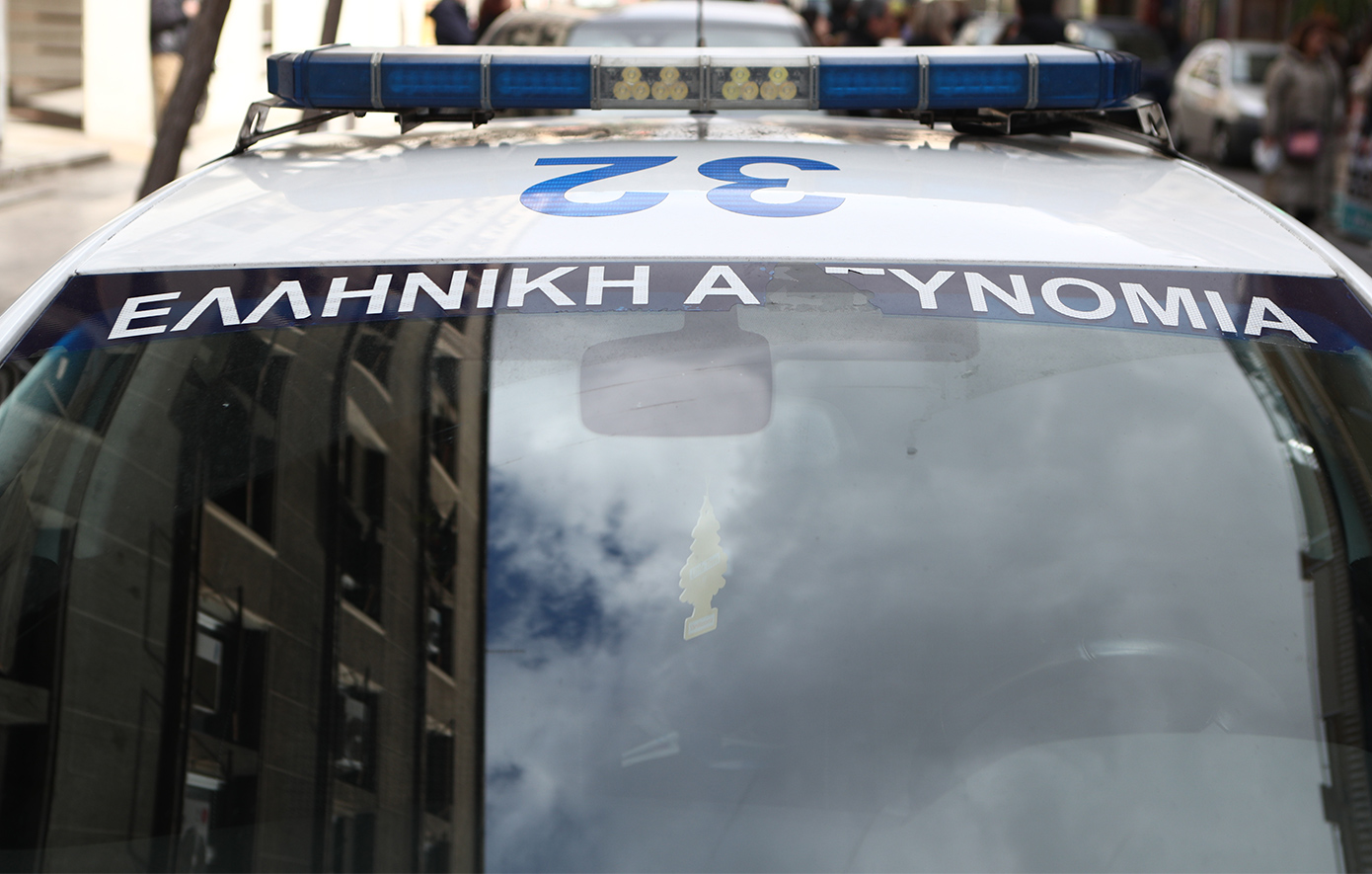 «Έχω αγοράσει καμιά δεκαριά σπίτια, έχω και ενοίκια»: Οι διάλογοι που έκαψαν τον αστυνομικό TikToker