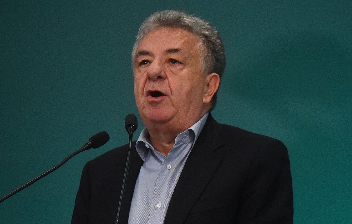 Ο περιφερειάρχης Κρήτης, Σταύρος Αρναουτάκης, υπέγραψε το έργο για την κατασκευή του δρόμου Πλάτανος-Σφηνάρι