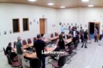 Μέλη του Δημοτικού Συμβουλίου στη Μακρακώμη ήρθαν στα χέρια – Δείτε το βίντεο