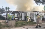 Πυρκαγιά κατέστρεψε δημοφιλές beach bar στην Πρέβεζα – Πανικός στο Μονολίθι